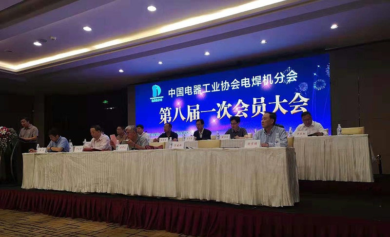 野外長輸管道自保護焊機